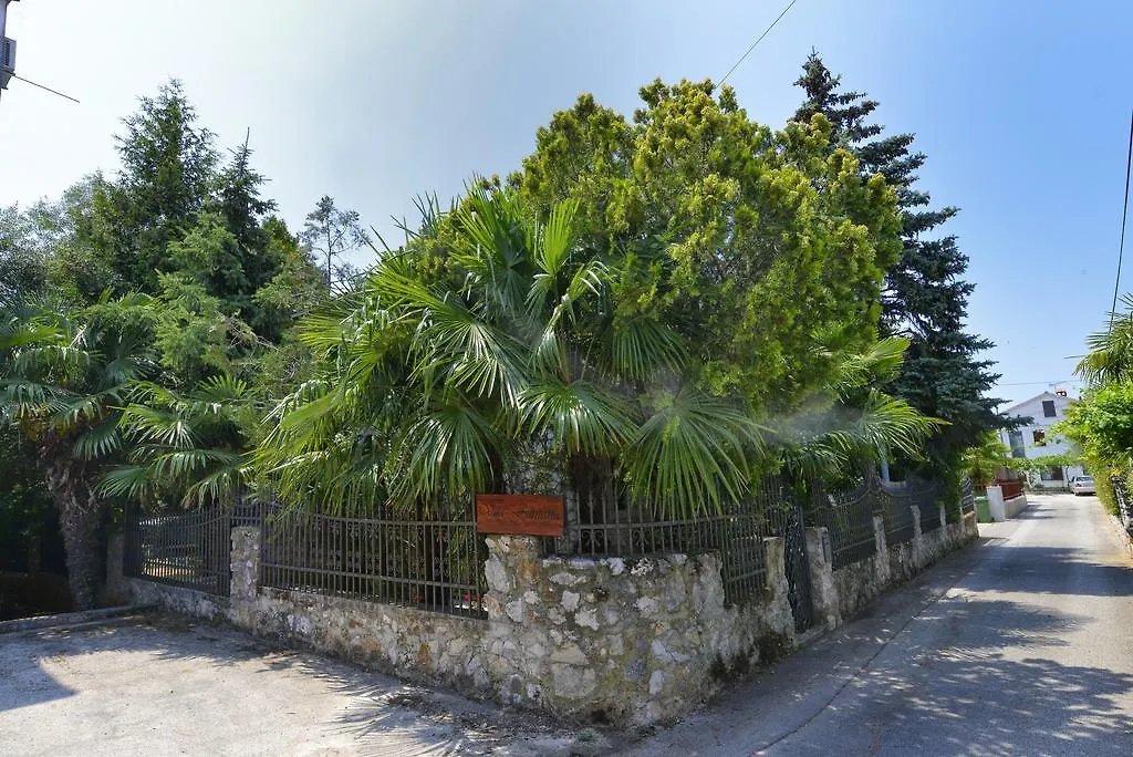 Apartment Villa Funtana