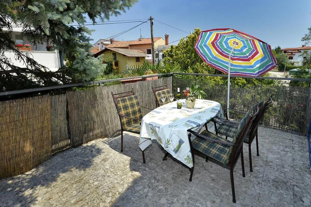 Apartment Villa Funtana