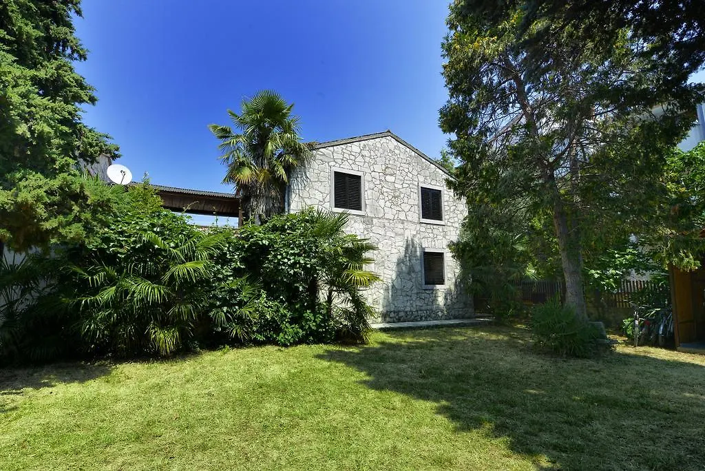 Apartment Villa Funtana