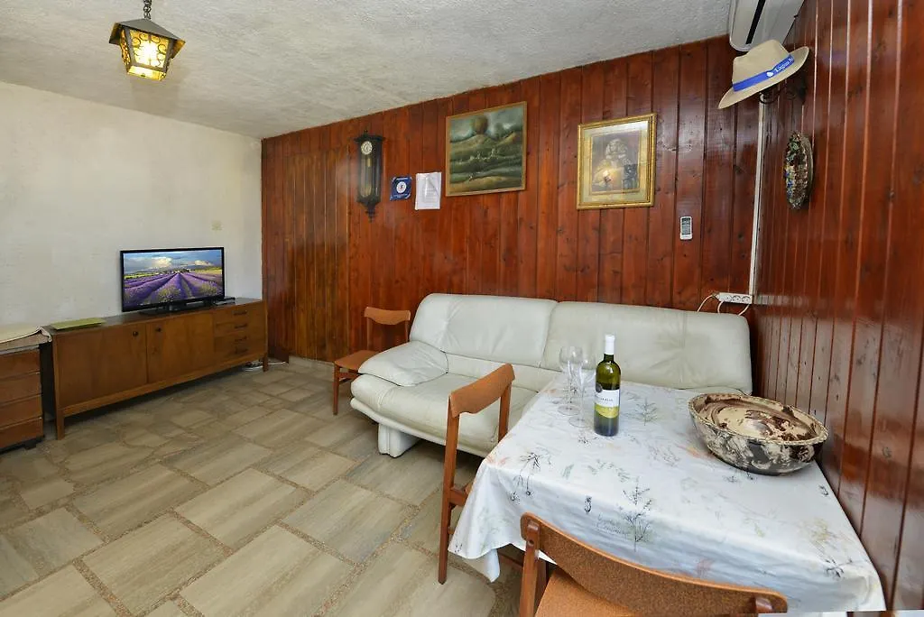 Apartment Villa Funtana